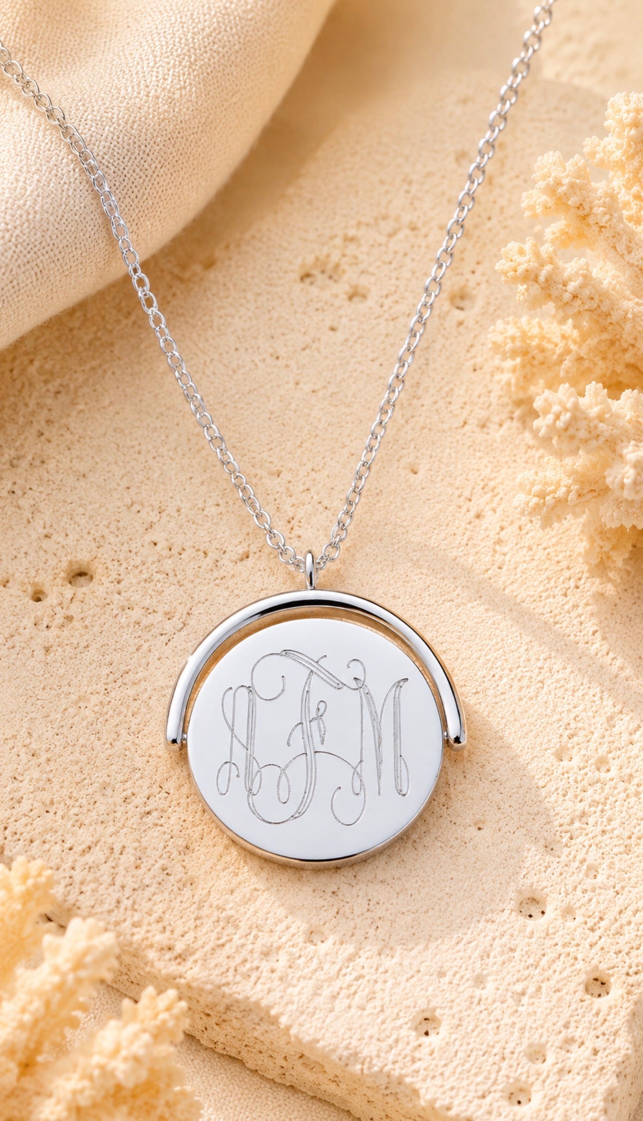 Azzura Spinning Pendant